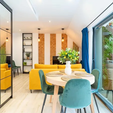 Dali 2 Bedroom