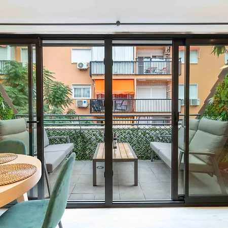 Dali 2 Bedroom